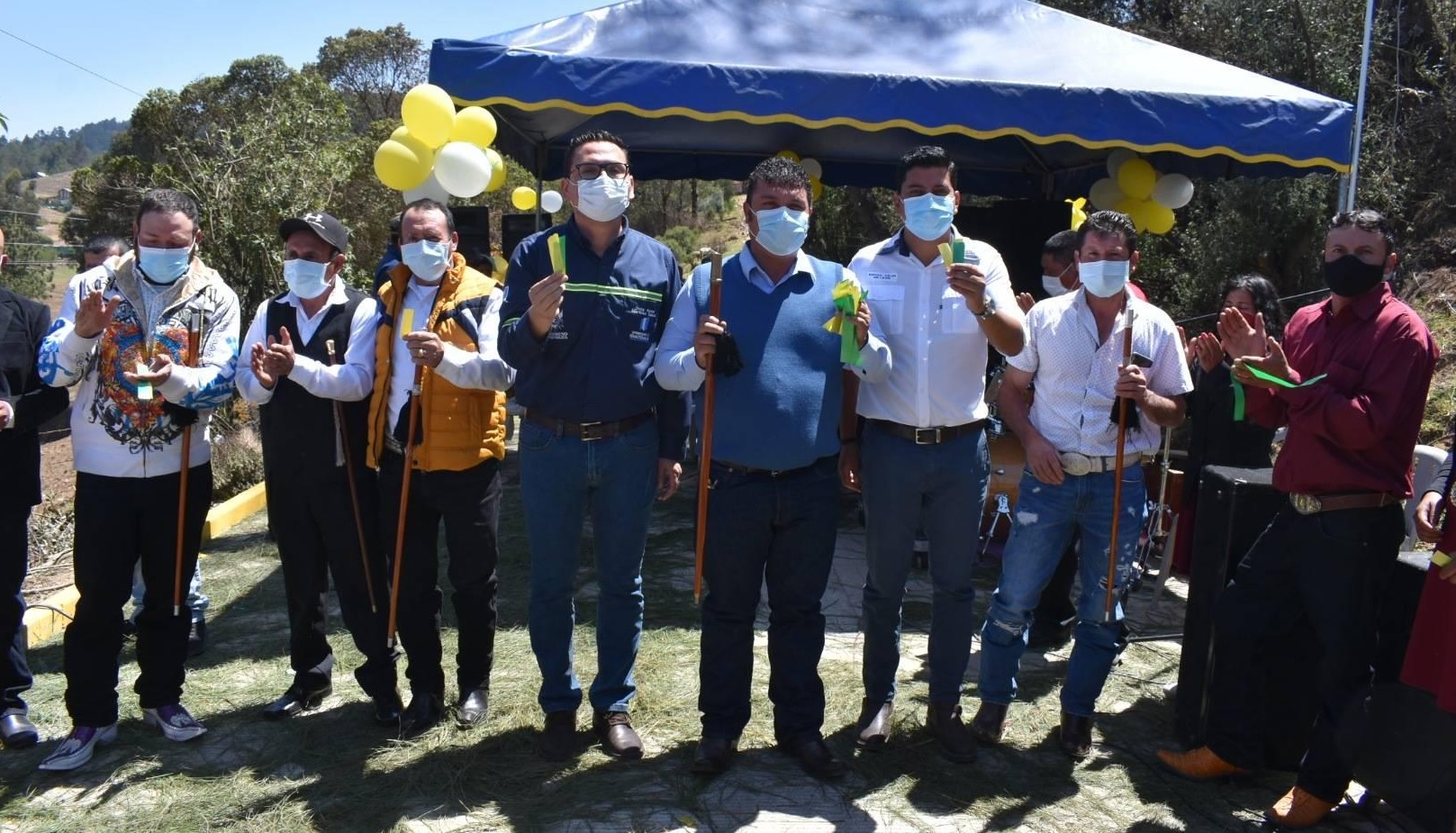 Cerca de 3 mil vecinos se benefician con mejoramiento de camino rural en Sibilia