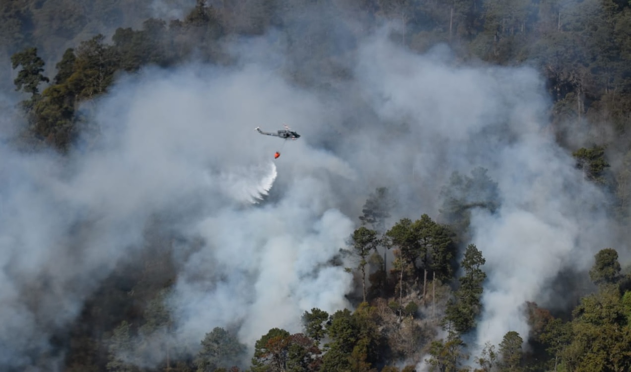 Se reactiva el fuego en flanco sur del volcán Atitlán