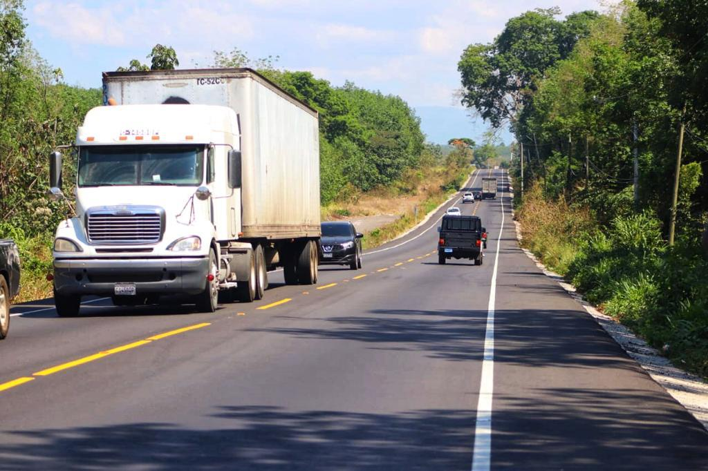 Pobladores de Colomba Costa Cuca agradecen al Gobierno por nueva carretera