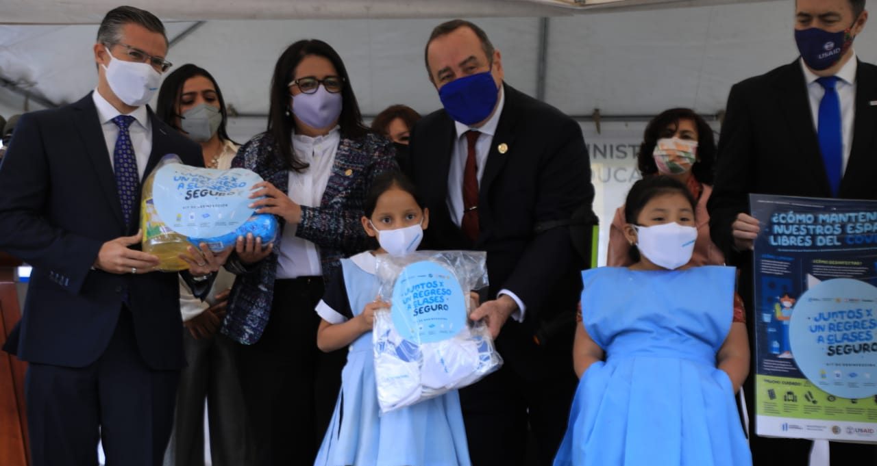 Jornada presidencial: Gobierno entregará kits de limpieza a 17 mil centros educativos