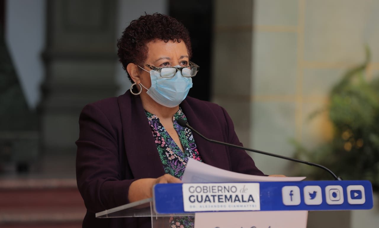 Ministra de Salud en conferencia de Prensa