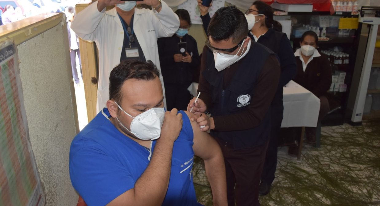 Más de 28 mil personas han recibido la primera dosis de vacuna contra el coronavirus