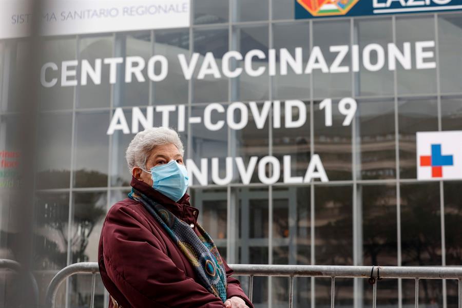 La OMS también da su apoyo a la vacuna de AstraZeneca