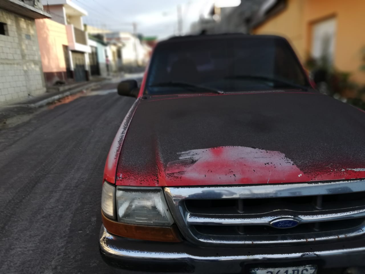 Proteja sus ojos, nariz y boca ante la caída de ceniza
