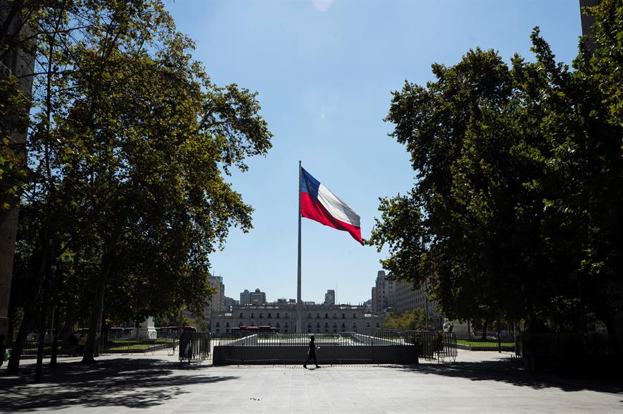 Chile se prepara para una megacuarentena en Santiago y rompe su récord de contagios