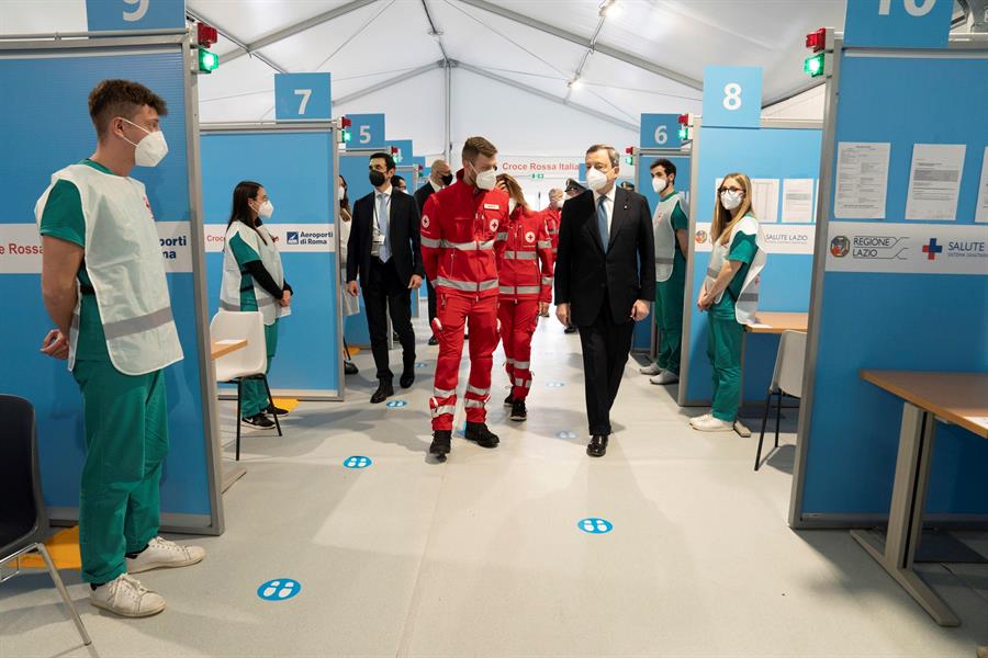 Draghi avisa a Italia de una nueva ola de coronavirus y pide paciencia
