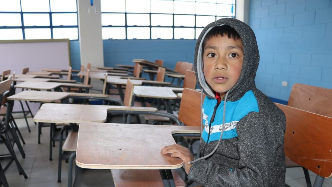 Población rural de Comitancillo se beneficia con ampliación de escuela