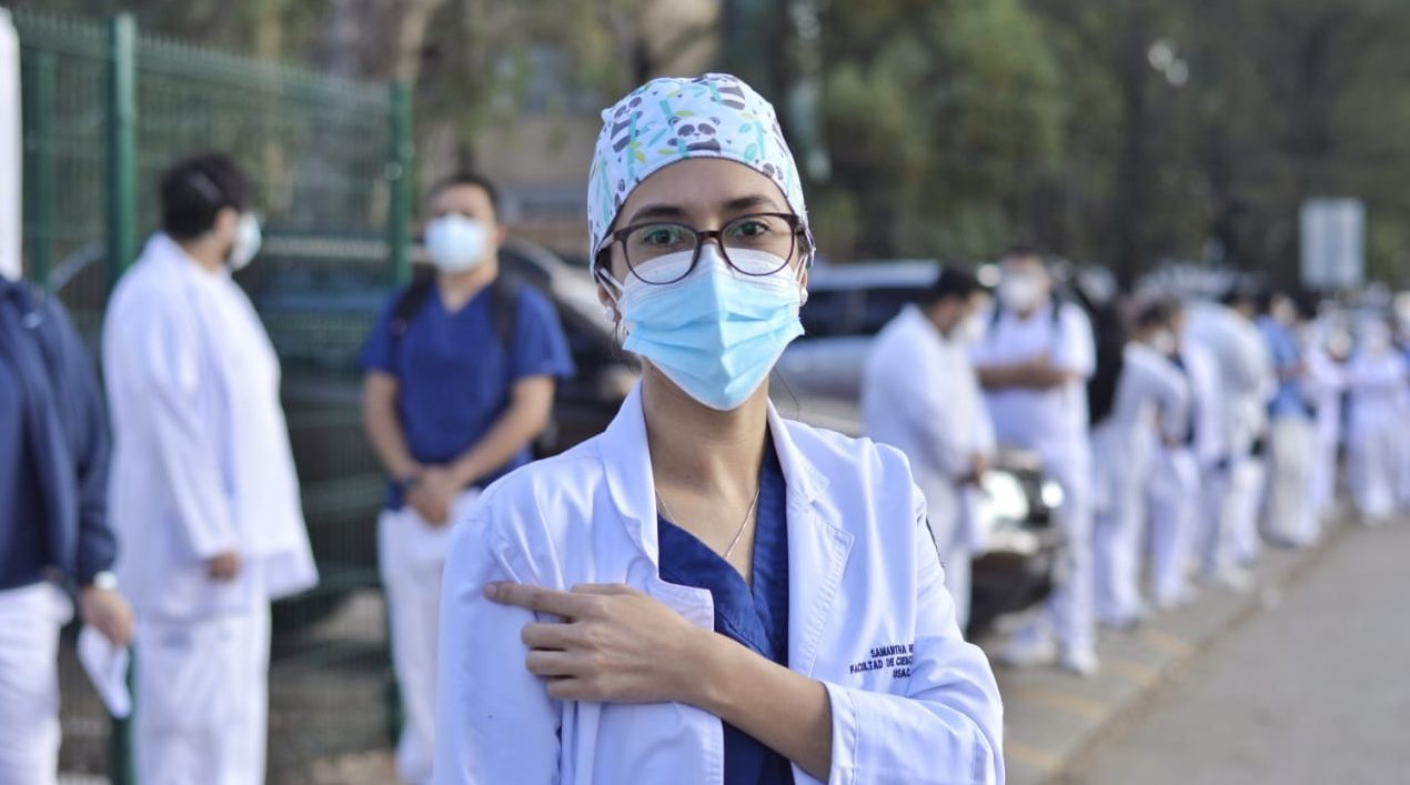 Comienza vacunación a estudiantes de Medicina que hacen prácticas en hospitales