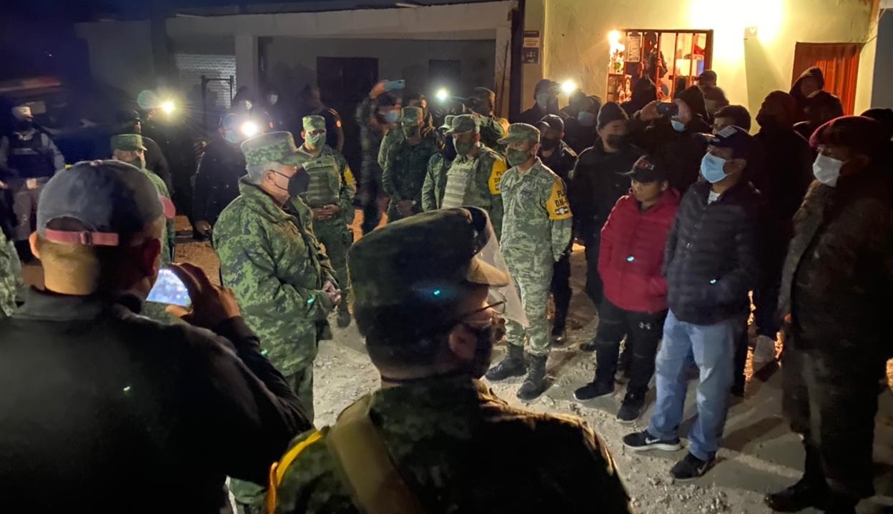 Liberan a soldados mexicanos retenidos por pobladores de San Marcos