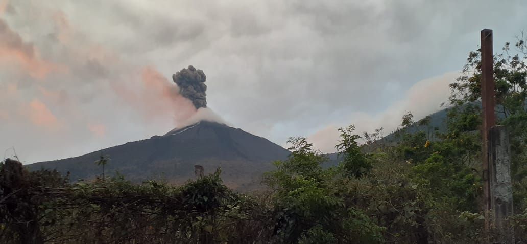 El volcán de Pacaya suma 55 días de actividad en parámetros altos