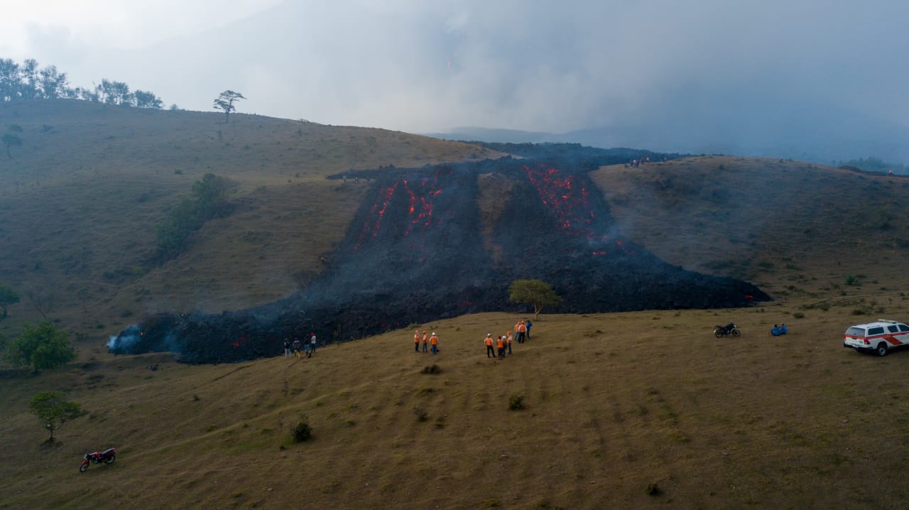Flujos de lava del volcán de Pacaya alcanzan hasta 3 mil 800 metros de longitud