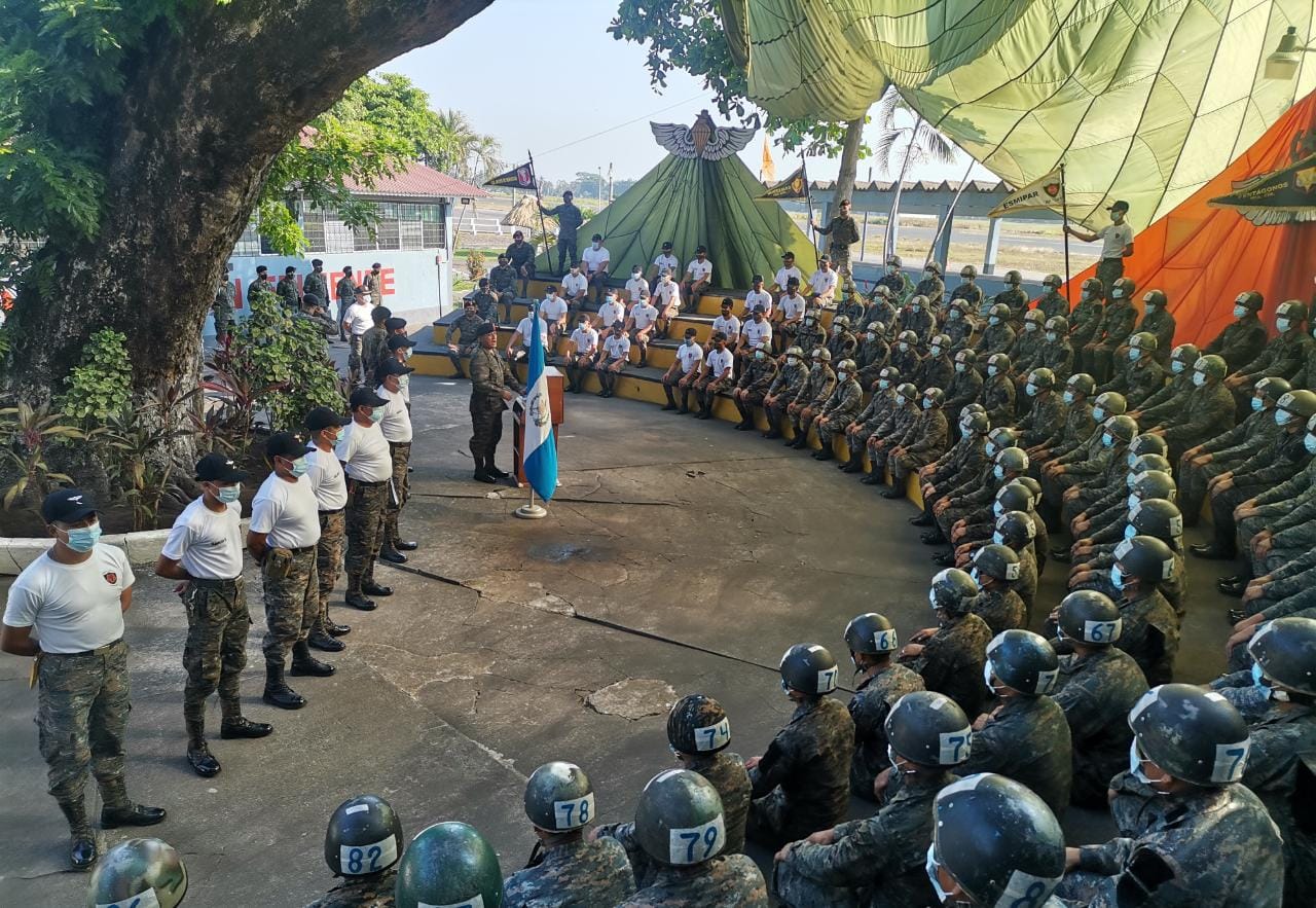 Inauguran cursos de paracaidismo en respuesta a operaciones militares y humanitarias