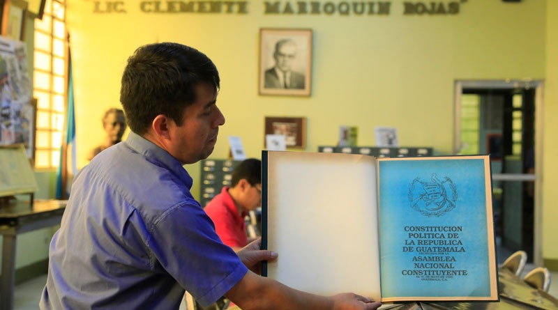 Así fueron las primeras constituciones políticas que rigieron Guatemala
