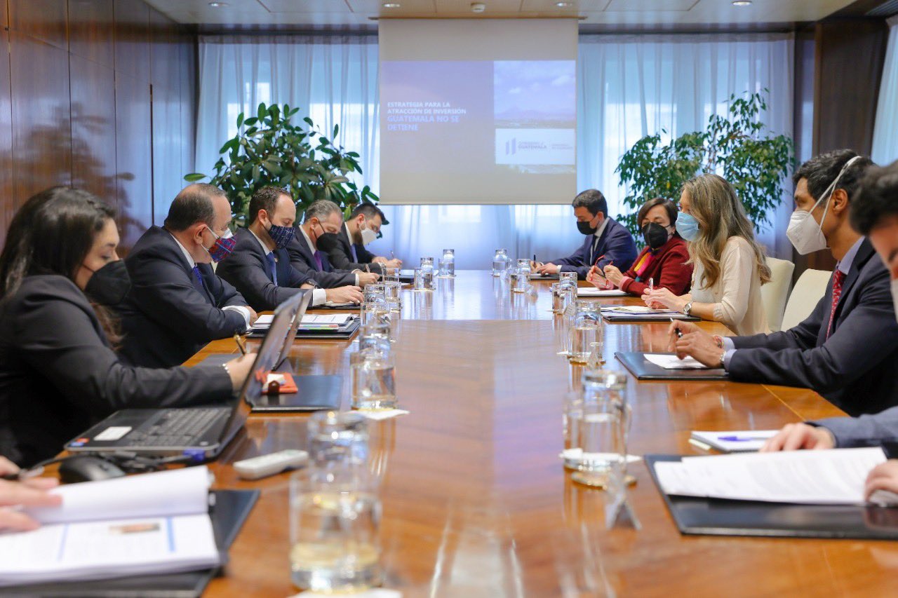 El 19 de abril el presidente Alejandro Giammattei, se reunió con la secretaria de Estado de Comercio de España, Xiana Méndez