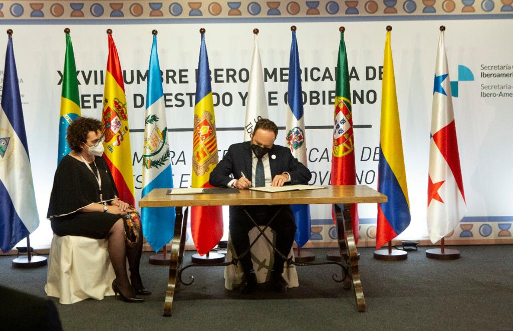 Firman convenio para impulsar la circulación del talento en el espacio iberoamericano