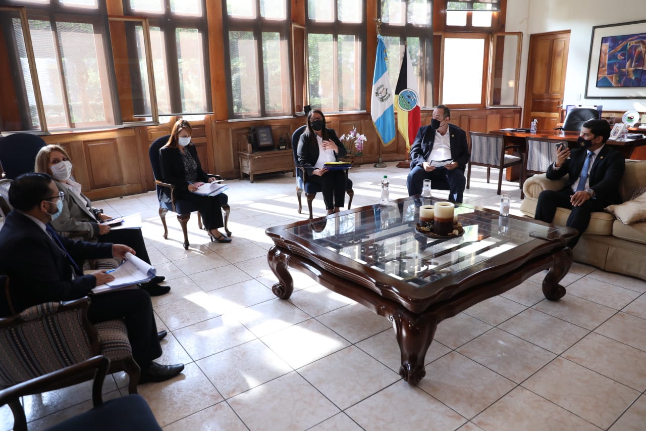 Gobierno avanza en la creación de 11 mil plazas nuevas para maestros