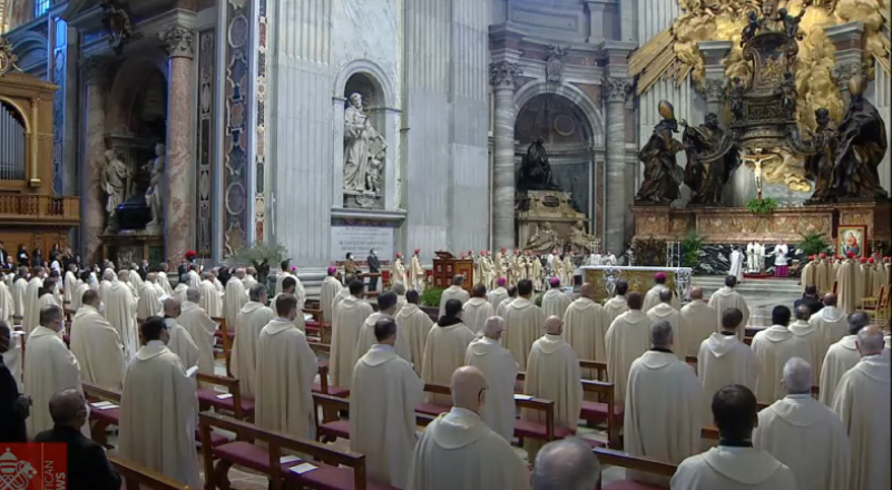 Papa Francisco oficia misa Crismal de Jueves Santo