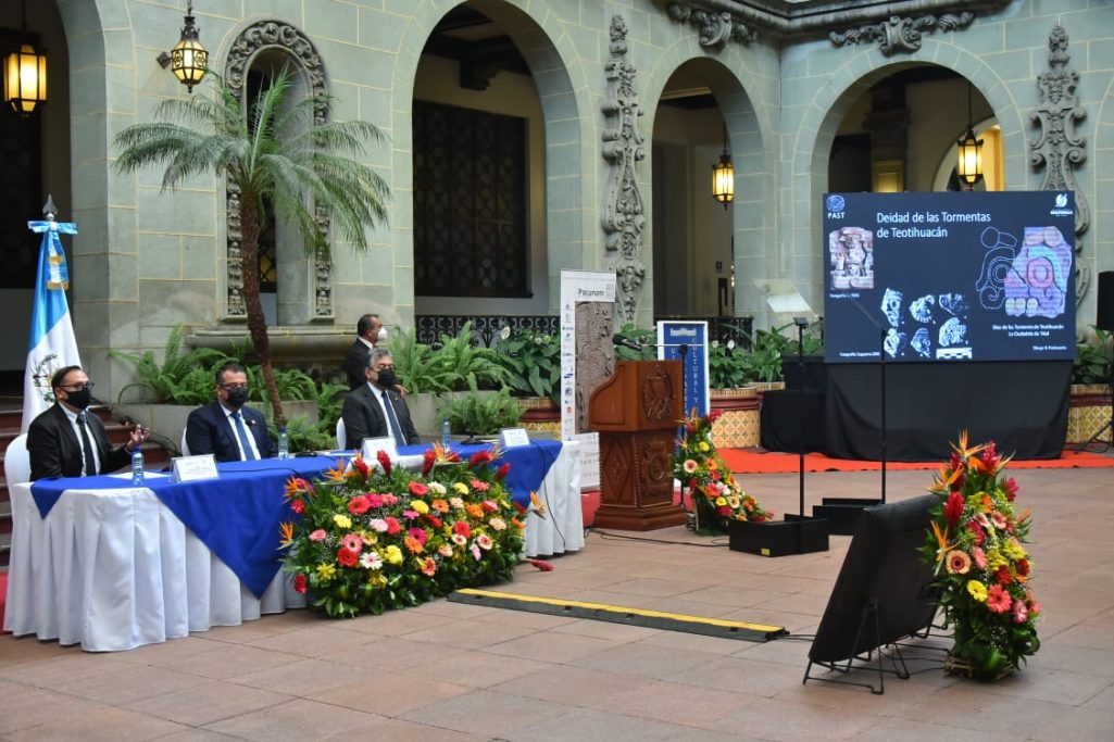 Presentan hallazgos arqueológicos que indican que Tikal fue un espacio de convergencia multicultural