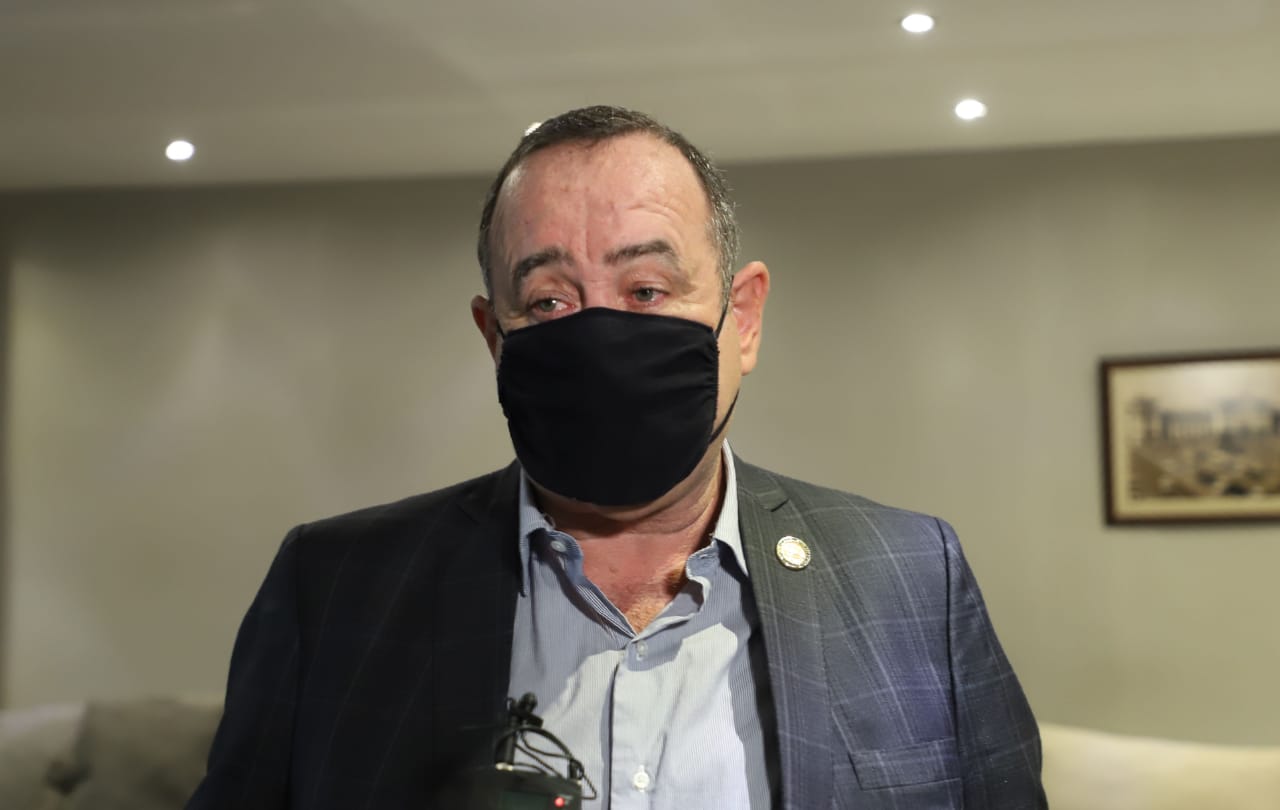 Presidente Alejandro Giammattei parte hacia Andorra para participar en la XXVII Cumbre Iberoamericana