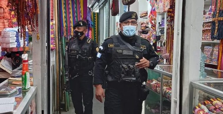 Más de 200 agentes se suman a la fuerza policial en Quetzaltenango