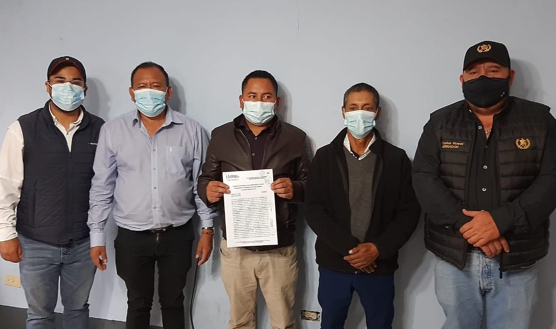 Cinco comunidades de Chimaltenango tendrán mejores vías de acceso