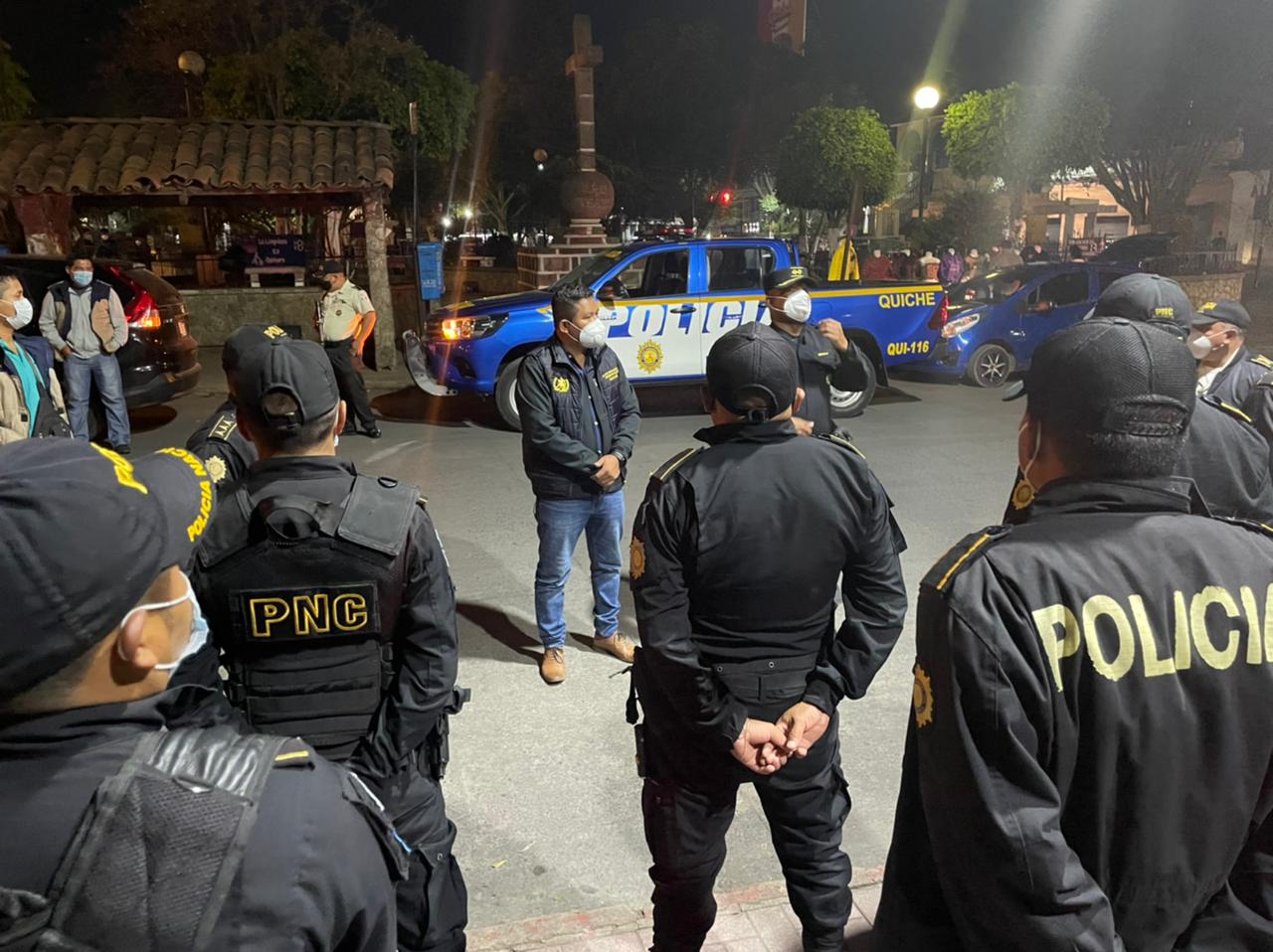 Aumentan operativos en expendios de licor de Quiché