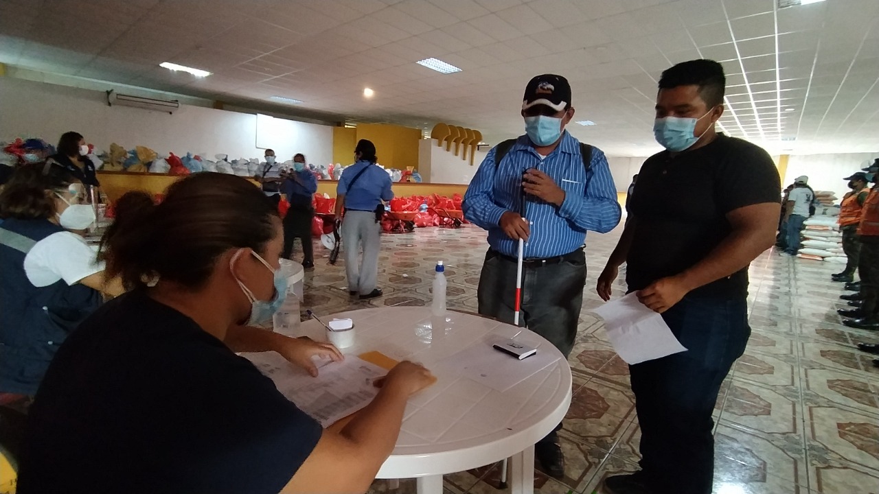 Familias de Suchitepéquez  afectadas por el COVID-19 reciben alimentos