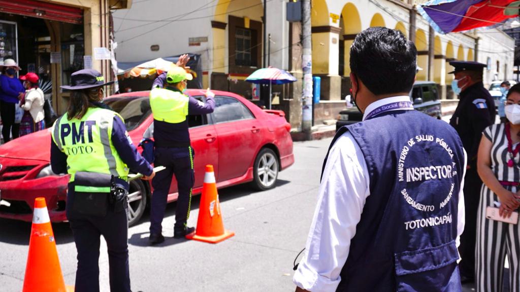Verifican cumplimiento de normas sanitarias para prevenir el COVID-19 en Totonicapán