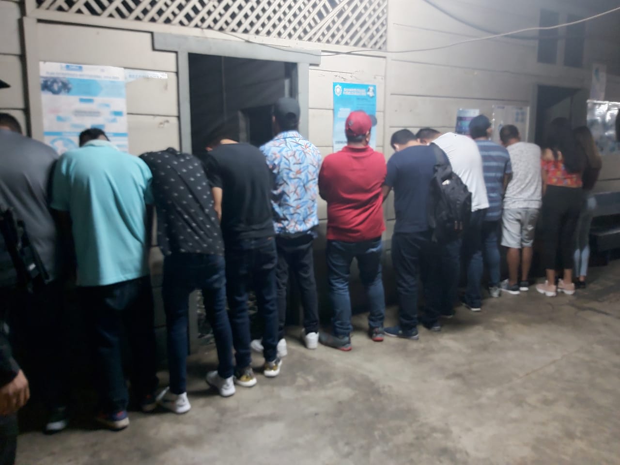 Capturan a 20 personas en San Marcos por infringir nuevas disposiciones gubernamentales