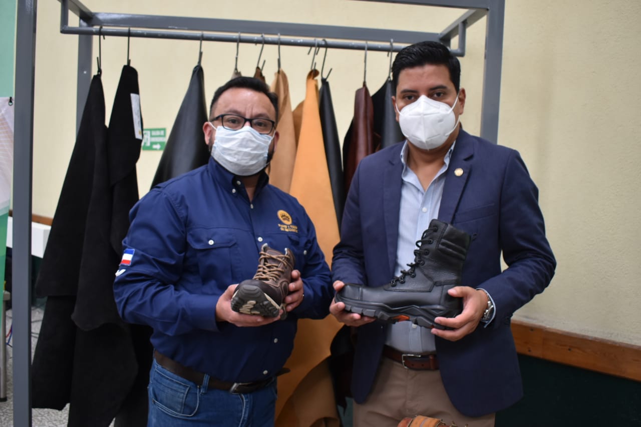 Inauguran Expomaquinaria de Calzado en Quetzaltenango