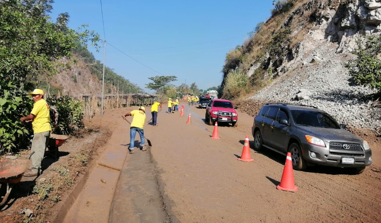 Asisten a damnificados por lluvias en Huehuetenango