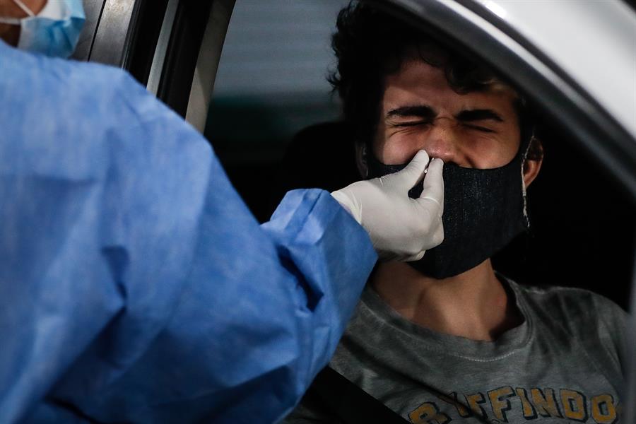 Argentina comienza a restringir la circulación por la segunda ola de coronavirus