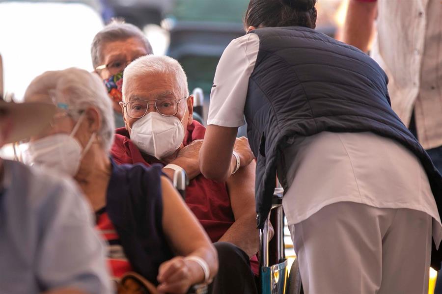 Casos de COVID-19 superan los 134,7 millones en el mundo
