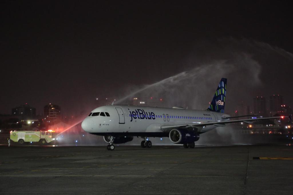 Aerolínea estadounidense jetBlue inicia conexión con Guatemala