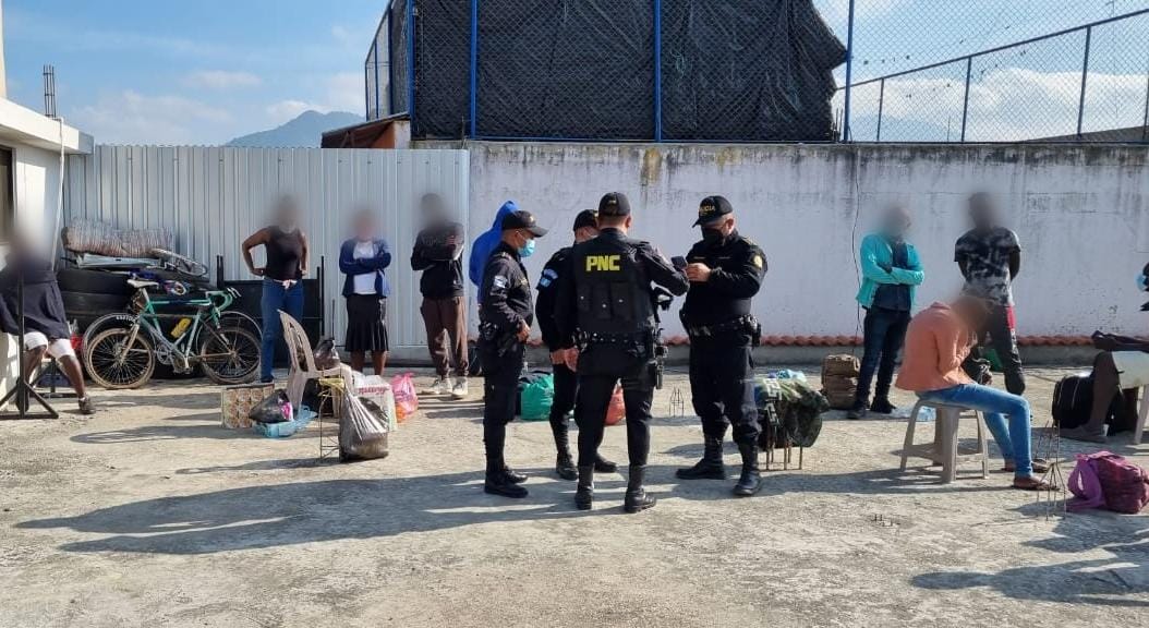PNC remite a Migración a 16 haitianos que ingresaron al territorio de manera irregular