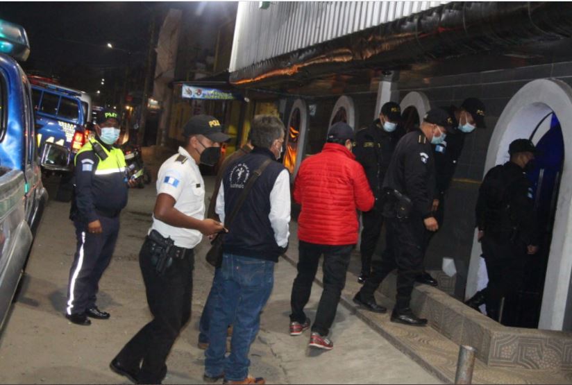 Realizan operativos nocturnos en bares por cumplimiento de medidas de bioseguridad
