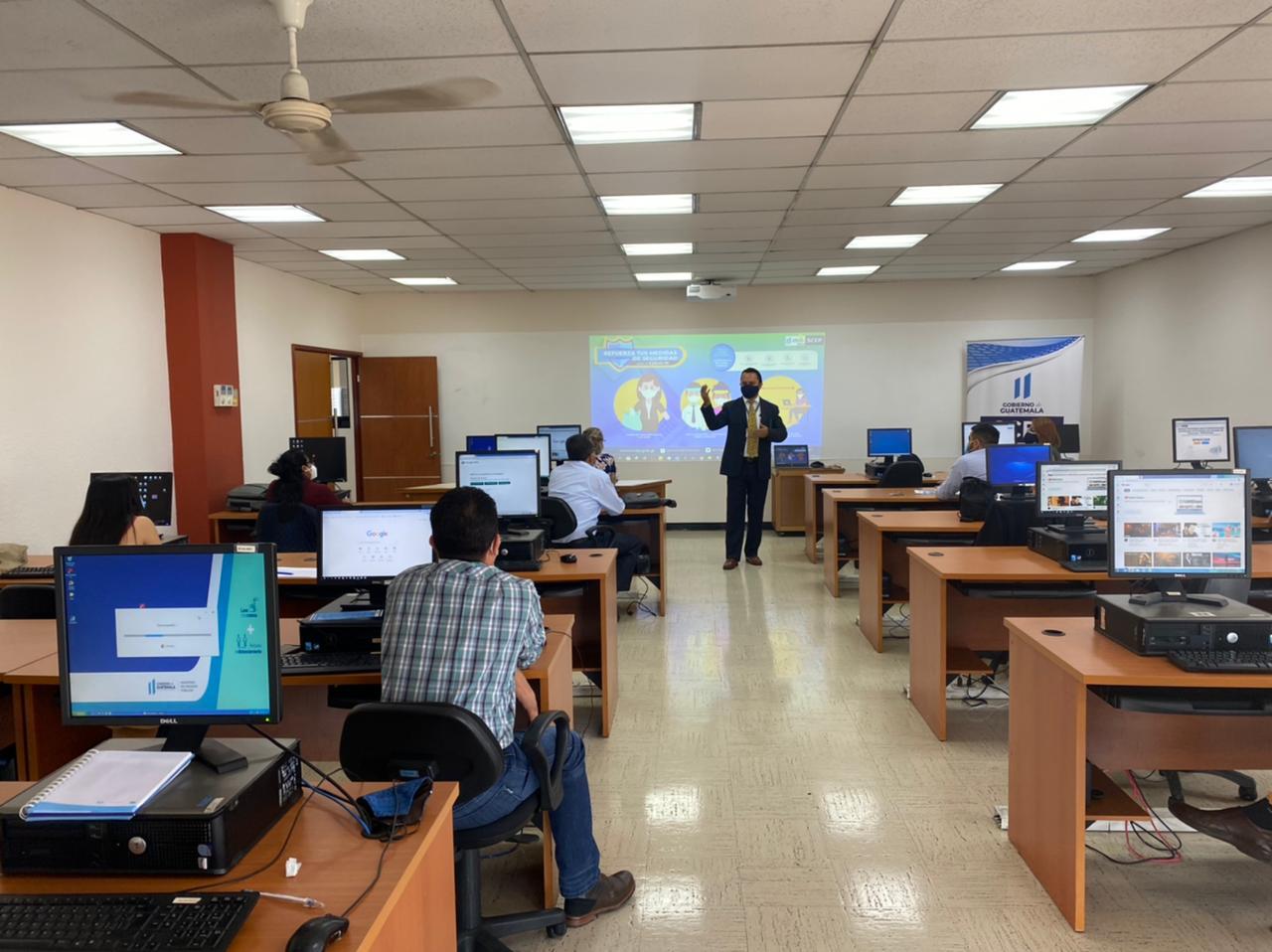 En dichos cursos se pudo interactuar en tiempo real con la plataforma virtual