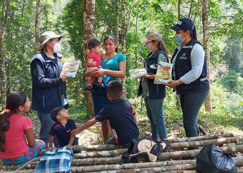 Brigada de nutrición llega a comunidad de Morales, Izabal