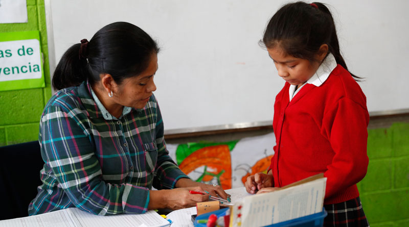 Mineduc publica normativa para capacitación y actualización de docentes