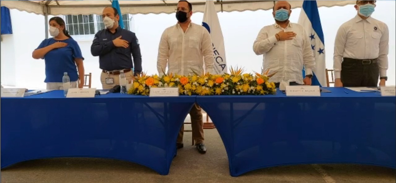 En la actividad participaron autoridades de Economía y aduanas de ambos países.