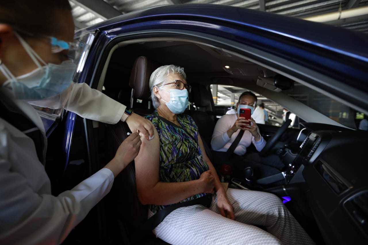 Salud proyecta vacunar esta semana a 52 mil personas