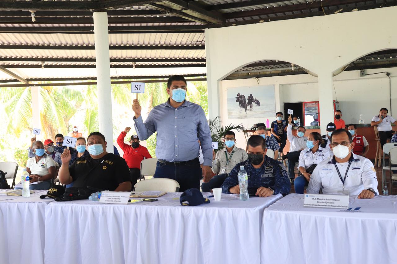 Gobernador de Izabal participa en reunión de Codede