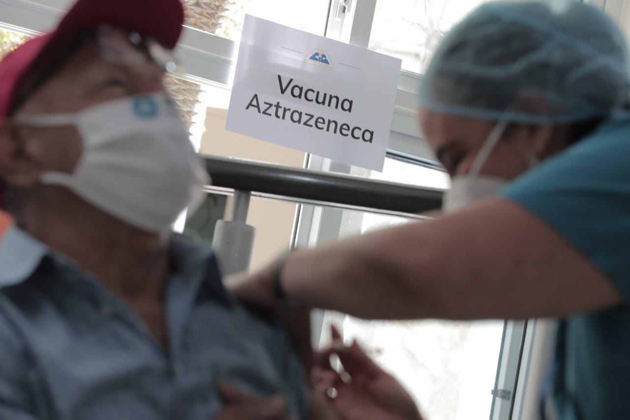 Vacunación contra el COVID-19