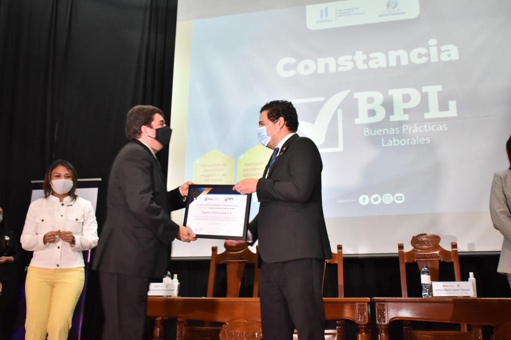 Hacen primera entrega de la Constancia de Buenas Prácticas Laborales
