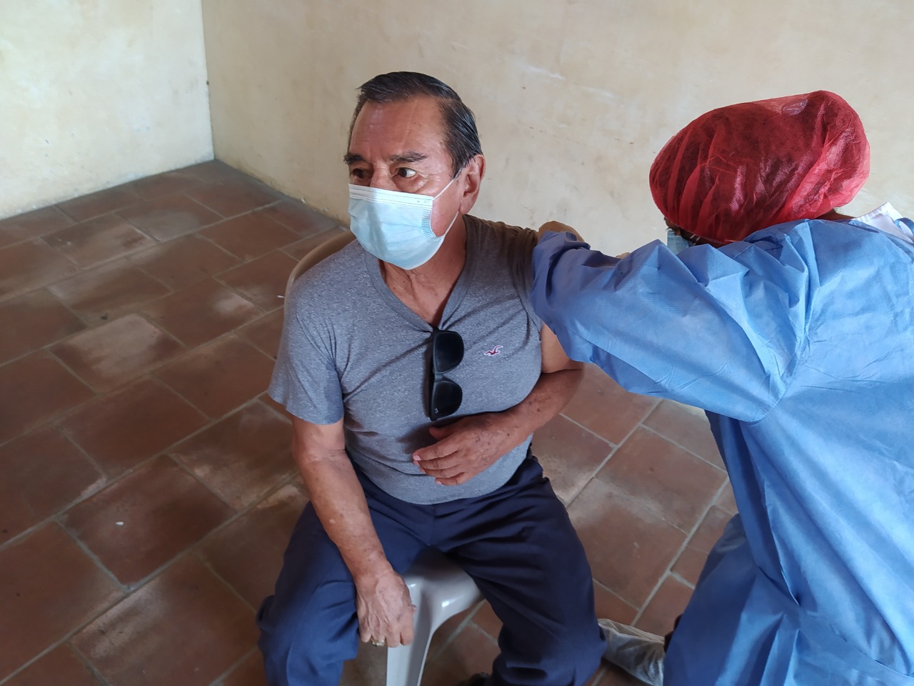 Empieza vacunación contra el coronavirus a mayores de 70 años en Suchitepéquez