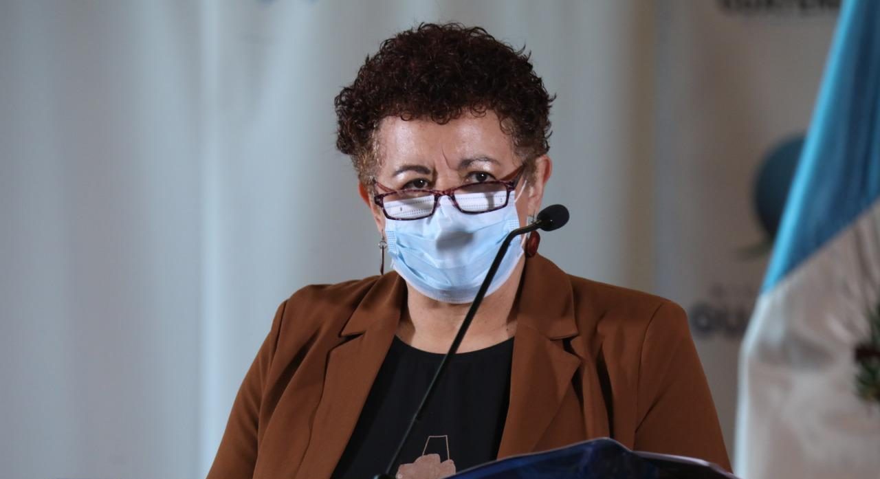 Ministra de Salud, Amelia Flores en conferencia de prensa