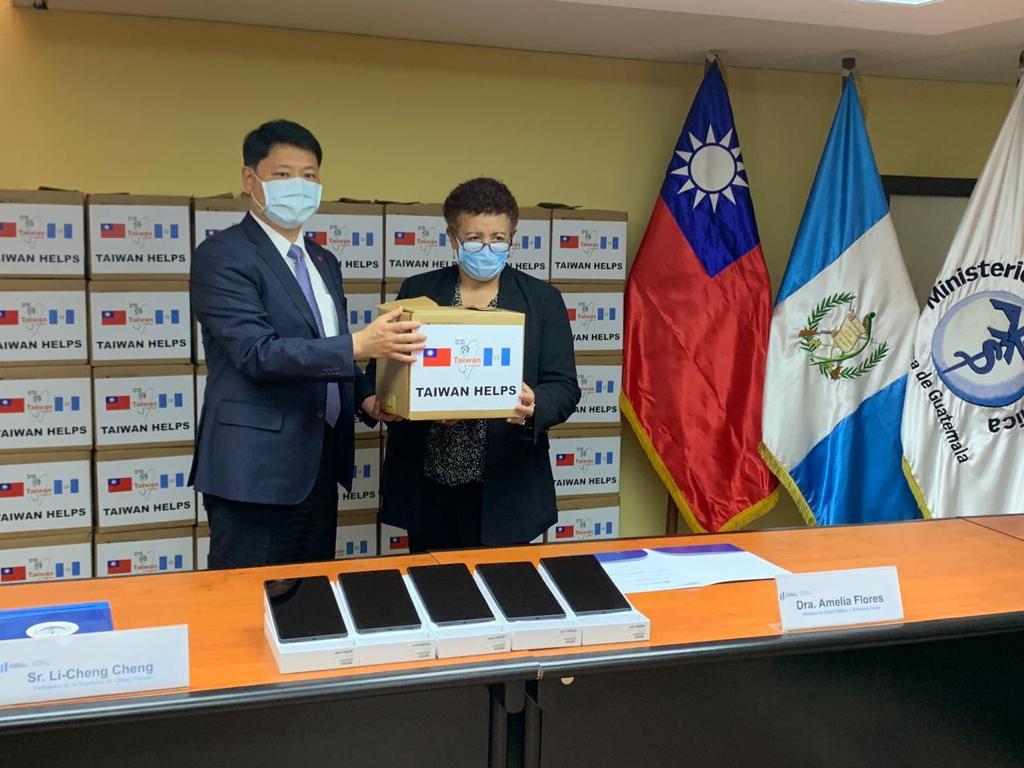 Salud recibe donación de 425 tabletas electrónicas para registro de vacunación contra el COVID-19