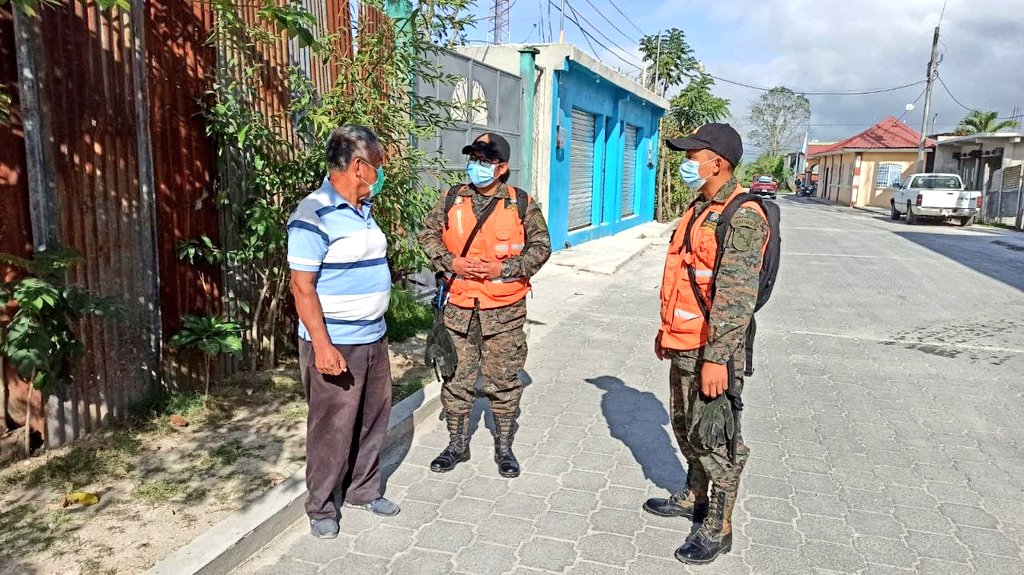 Informan a población sobre procedimiento para que mayores de 65 años se vacunen