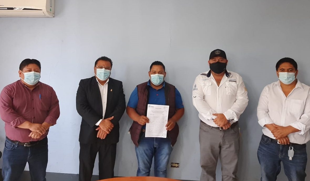 Convenio viabiliza mejoras de camino rural en San Martín Jilotepeque