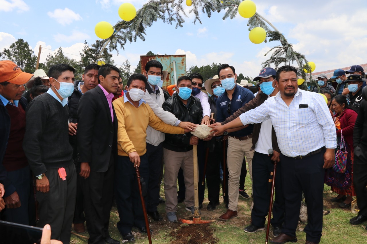 Comienzan trabajos para llevar agua potable a familias de Concepción Tutuapa